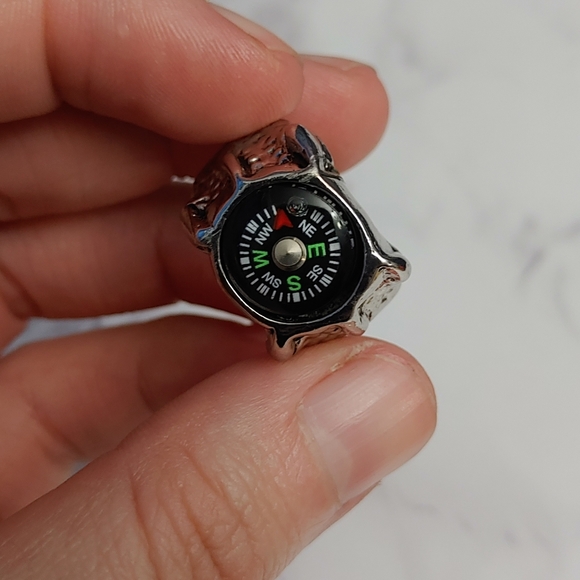 Compass Claw Ring - Picture 3 of 4